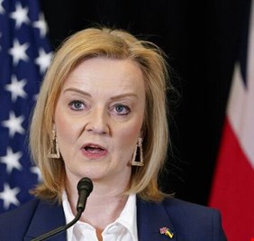 لندن: لن نرفع عقوباتنا المفروضة على رجال الأعمال الروس