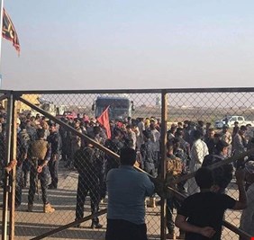 اغلاق حقل نفطي ومبنى حكومي كبير من قبل محتجين وسط وجنوب العراق