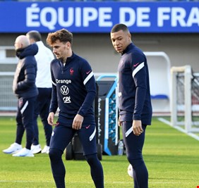 مبابي يثير أزمة في معسكر منتخب فرنسا