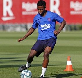 فاتي يقترب من تعزيز صفوف برشلونة