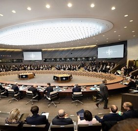 الناتو: تعزيز الجناح الشرقي ولا نشر لأي قوة برية في أوكرانيا