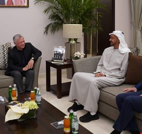 مكتب الكاظمي يكشف تفاصيل القمة المصغرة التي عقدت في الاردن اليوم