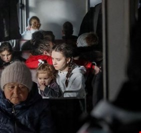 التكنولوجيا في خدمة المدنيين.. الأوكرانيون يخترعون تطبيقاً يحذر المواطنين من القصف قبل وقوعه