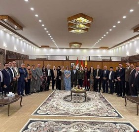 نواب الديمقراطي الكردستاني يصلون مقر البرلمان برفقة المرشح ريبر أحمد