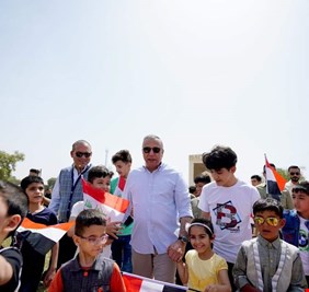 الكاظمي في التفاتة انسانية.. الايتام مسؤولية اجتماعية وطنية عليا