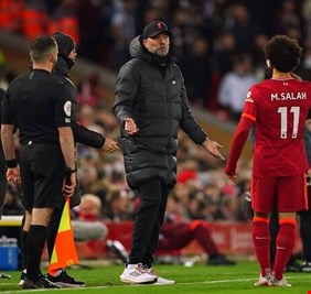 كلوب يحرم محمد صلاح من ركلة جزاء