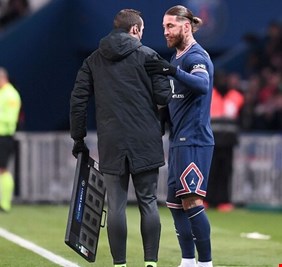 راموس يتجاهل الرد على صافرات الاستهجان في 