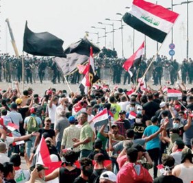 نائب ووزير سابق يحذر من تظاهرات عارمة في الشارع مع استمرار الانسداد السياسي