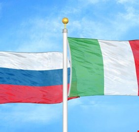 إيطاليا تخطط لطرد العشرات من الدبلوماسيين الروس