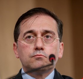 إسبانيا تطرد نحو 25 دبلوماسيا روسيا