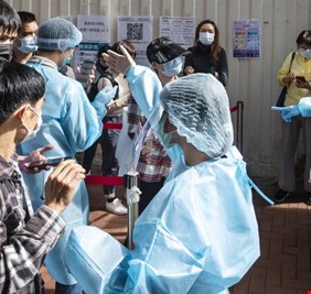 الصين تسجل زيادة قياسية في عدد الإصابات بفيروس كورونا