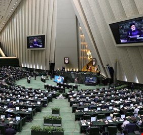 البرلمان الايراني يقر اتفاقية خدمات النقل الجوي مع العراق