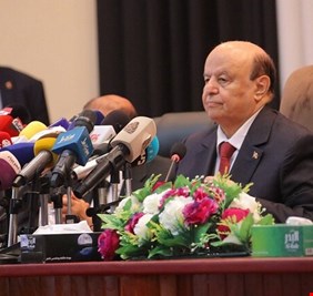 اليمن.. هادي يعلن نقل صلاحياته إلى مجلس القيادة الرئاسي