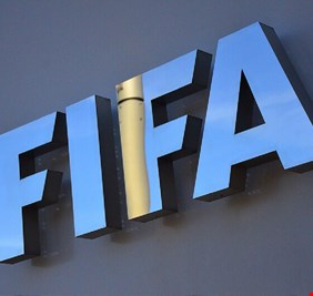 فيفا يخطط لتقليل عدد فترات التوقف الدولي