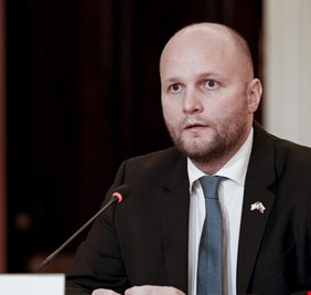 سلوفاكيا: نتفاوض مع أوكرانيا على إمدادها بمدافع هاوتزر متحركة