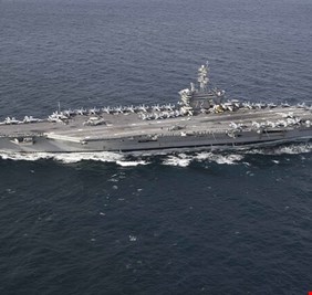 للمرة الأولى من 4 سنوات.. حاملة طائرات نووية أمريكية في بحر اليابان
