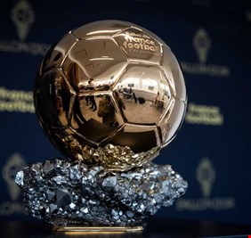 بعد تعديل معايير الجائزة.. ترشيح 5 نجوم لنيل الكرة الذهبية واستبعاد صلاح