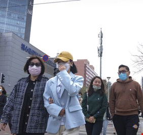 الصين تسجل زيادة قياسية جديدة في عدد الإصابات اليومية بكورونا