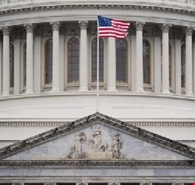 نيويورك تايمز: نائبان في الكونغرس الأمريكي يزوران كييف