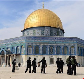 نحو 100 مصاب في اشتباكات الأقصى