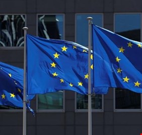 الاتحاد الأوروبي يدرس إمكانية فرض عقوبات إضافية على روسيا تطال القطاع المصرفي والطاقة