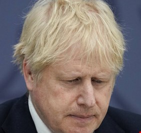 استطلاع: غالبية الناخبين البريطانيين يصفون جونسون بالكاذب