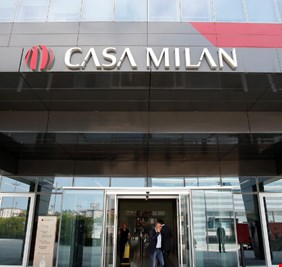 صندوق إنفستكورب على بعد 14 يومًا من شراء ميلان