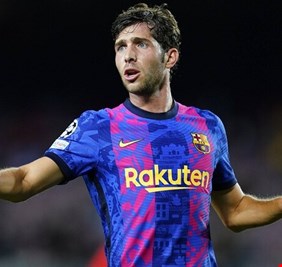 اجتماع هام لحسم مستقبل سيرجي روبيرتو مع برشلونة