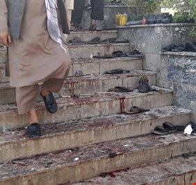وسائل إعلام أفغانية: قتلى وجرحى جراء انفجار في مسجد بولاية قندوز