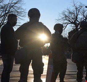 واشنطن.. العثور على المشتبه بإطلاقه النار ميتا