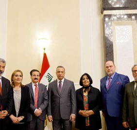 فاطمة الربيعي وقاسم الملاك وفنانون اخرون في ضيافة الكاظمي