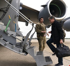 بلينكن يؤكد لزيلينسكي عودة الدبلوماسيين الأمريكيين إلى أوكرانيا 