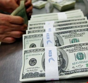 لليوم الثاني.. ارتفاع الحوالات الخارجية من الدولار في مزاد العملة العراقي