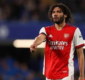 عكس صلاح.. هل يجدد النني مع أرسنال؟