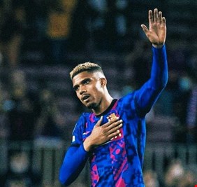 رسميا.. برشلونة يعلن تجديد عقد أراوخو