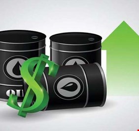 بعد تراجع حاد.. الذهب الأسود يعود إلى الارتفاع