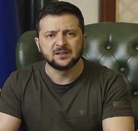 زيلينسكي: سنكون في حاجة إلى مقاتلين في أسرع وقت ممكن