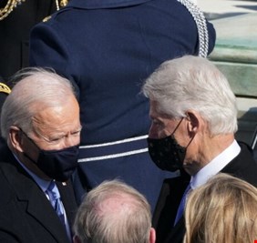 بايدن يستضيف بيل كلينتون في البيت الأبيض