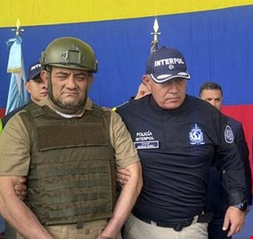 رئيس كولومبيا يعلن تسليم 