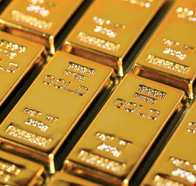 أسعار الذهب تتراجع مع ارتفاع الدولار