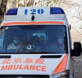 استمرار الاختبارات الجماعية في بكين حول كوفيد وفرض قيود بوسائل النقل العام