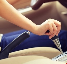 إليك ما لا ينبغي فعله مع علبة السرعة الأوتوماتيكية!