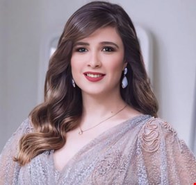 يتسبب في إصابتها بجلطة... ياسمين عبدالعزيز تواصل مزاحها مع أحمد العوضي عبر السوشيال ميديا