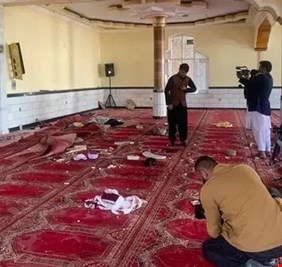 الشرطة الأفغانية: انفجار داخل مسجد في كابل