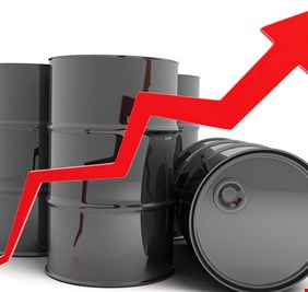 النفط يرتفع فوق 114 دولارا للبرميل للمرة الأولى منذ 19 نيسان الماضي
