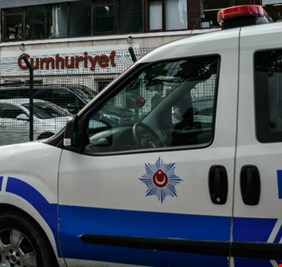 سلطات إسطنبول التركية تشن حملة واسعة لمكافحة الهجرة غير النظامية وتعتقل آلاف المهاجرين