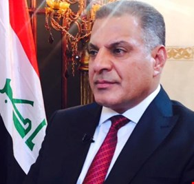 بالفيديو.. احتفالات ونثر  (چكليت) في منزل ابو مازن بعد اطاحته بمشعان الجبوري ومحافظ صلاح الدين عمار الجبر