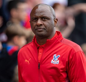 بعد اعتدائه على مشجع.. الاتحاد الإنجليزي ينوي التحقيق مع فييرا