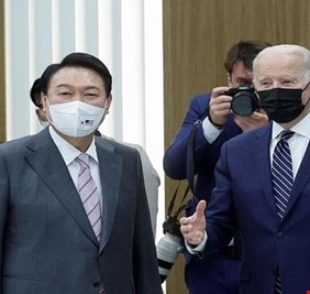 نووي بيونج يانج على مائدة مباحثات بايدن وسوك يول