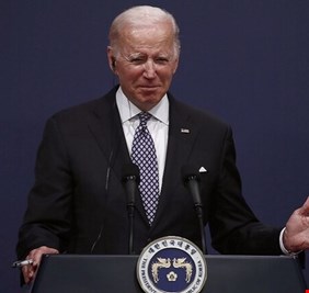 بايدن يوقع تشريعا بقيمة 40 مليار دولار لمساعدة أوكرانيا